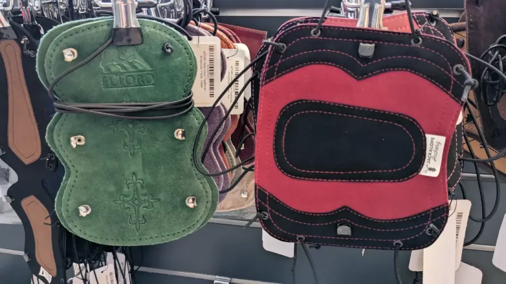 Armschutz aus Leder in verschiedenen Farben zum Binden