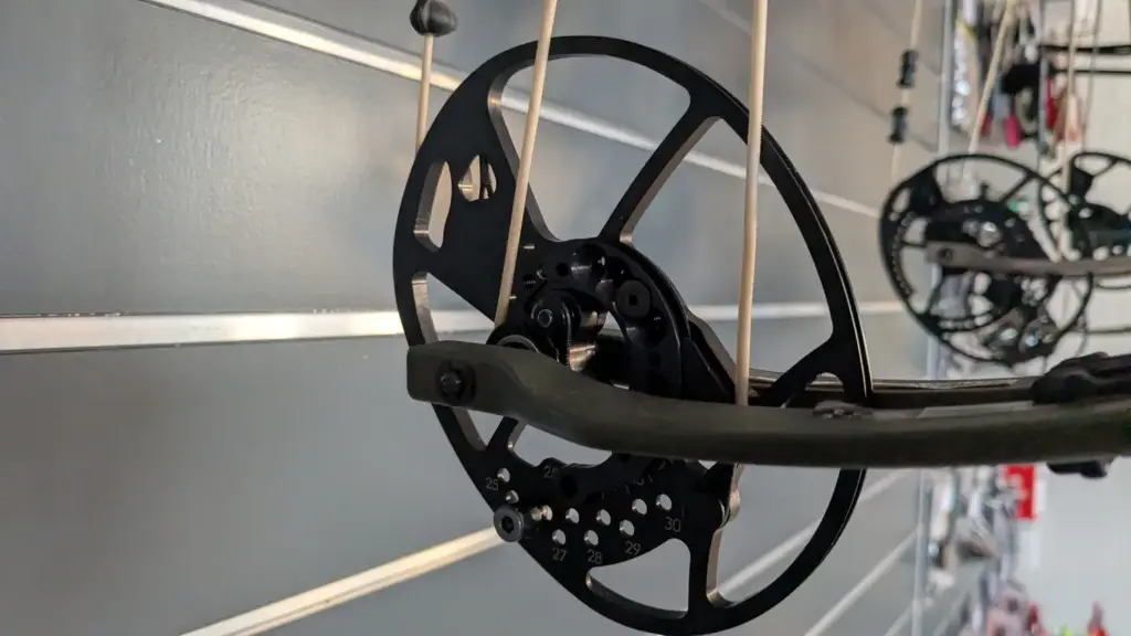 Das untere Cam eines Compoundbogens in Nahaufnahme