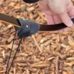 Spannschnur an einen Bogen angelegt